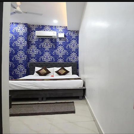 Hotel Cross Road By Wb Inn Unnao Экстерьер фото