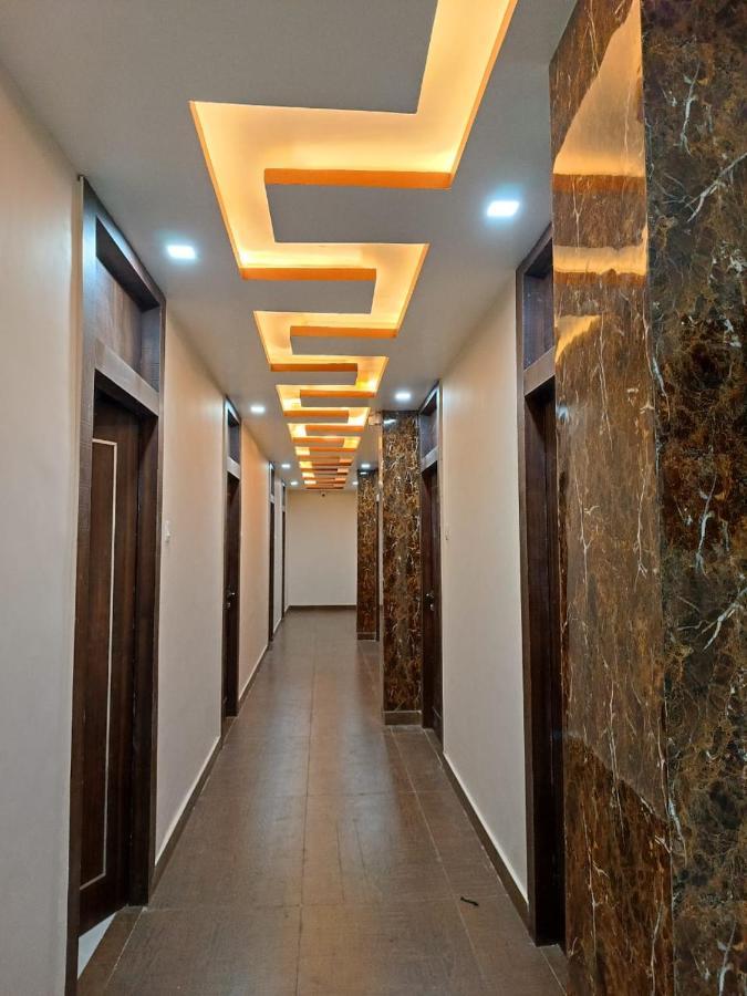 Hotel Cross Road By Wb Inn Unnao Экстерьер фото