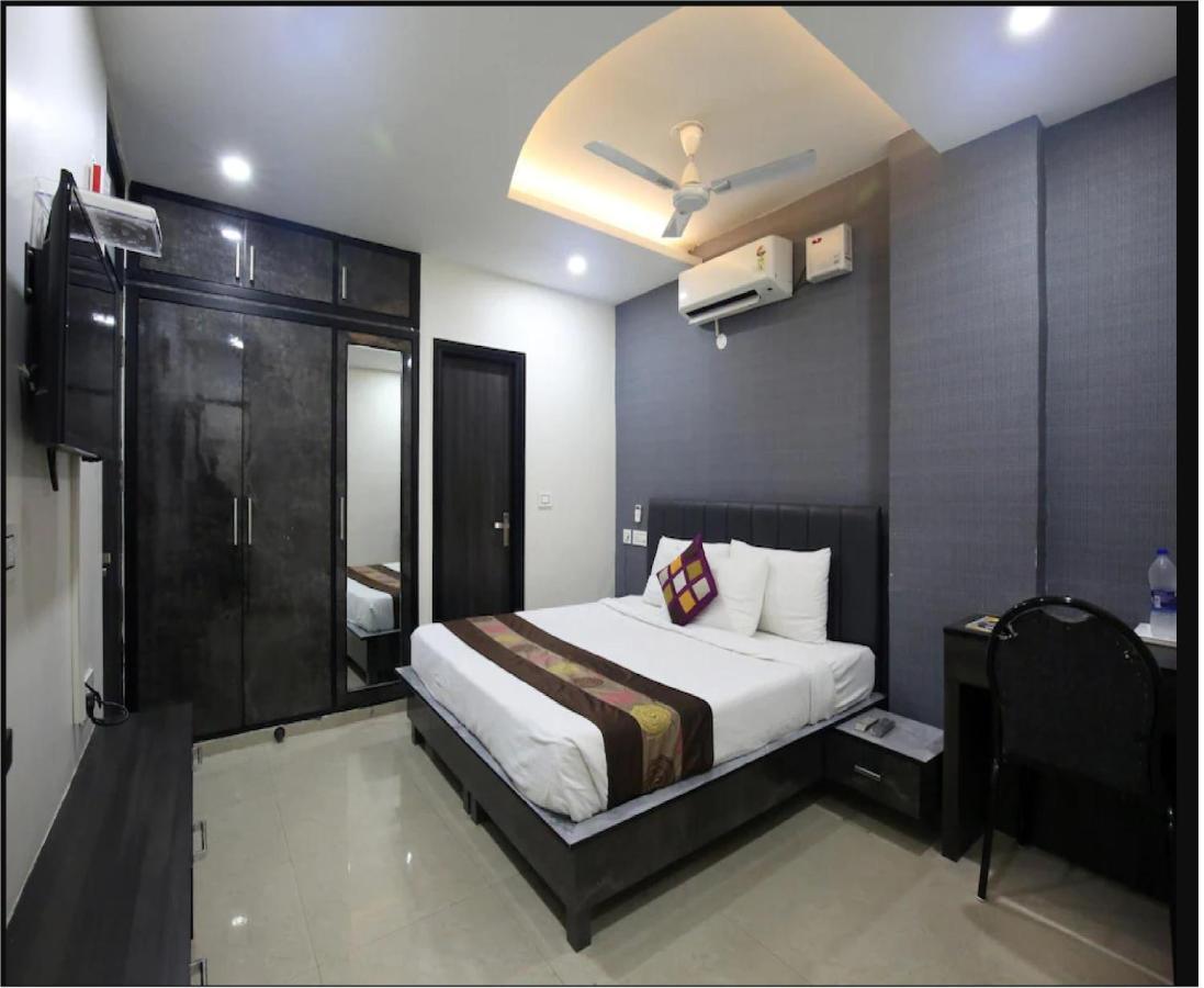 Hotel Cross Road By Wb Inn Unnao Экстерьер фото