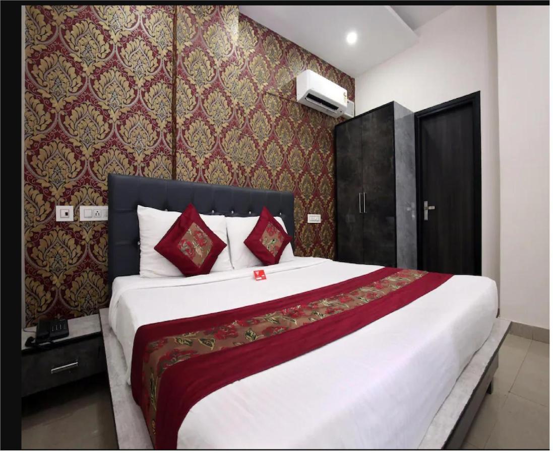 Hotel Cross Road By Wb Inn Unnao Экстерьер фото