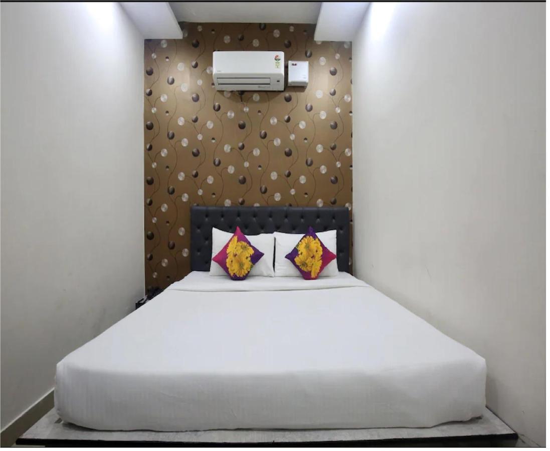 Hotel Cross Road By Wb Inn Unnao Экстерьер фото