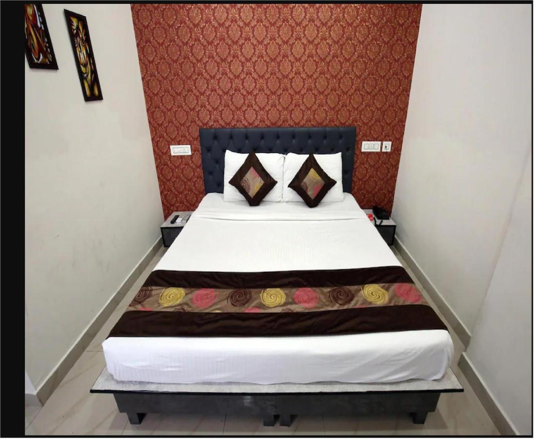 Hotel Cross Road By Wb Inn Unnao Экстерьер фото
