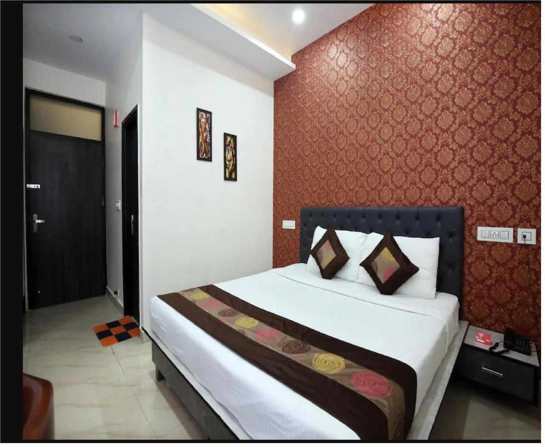 Hotel Cross Road By Wb Inn Unnao Экстерьер фото