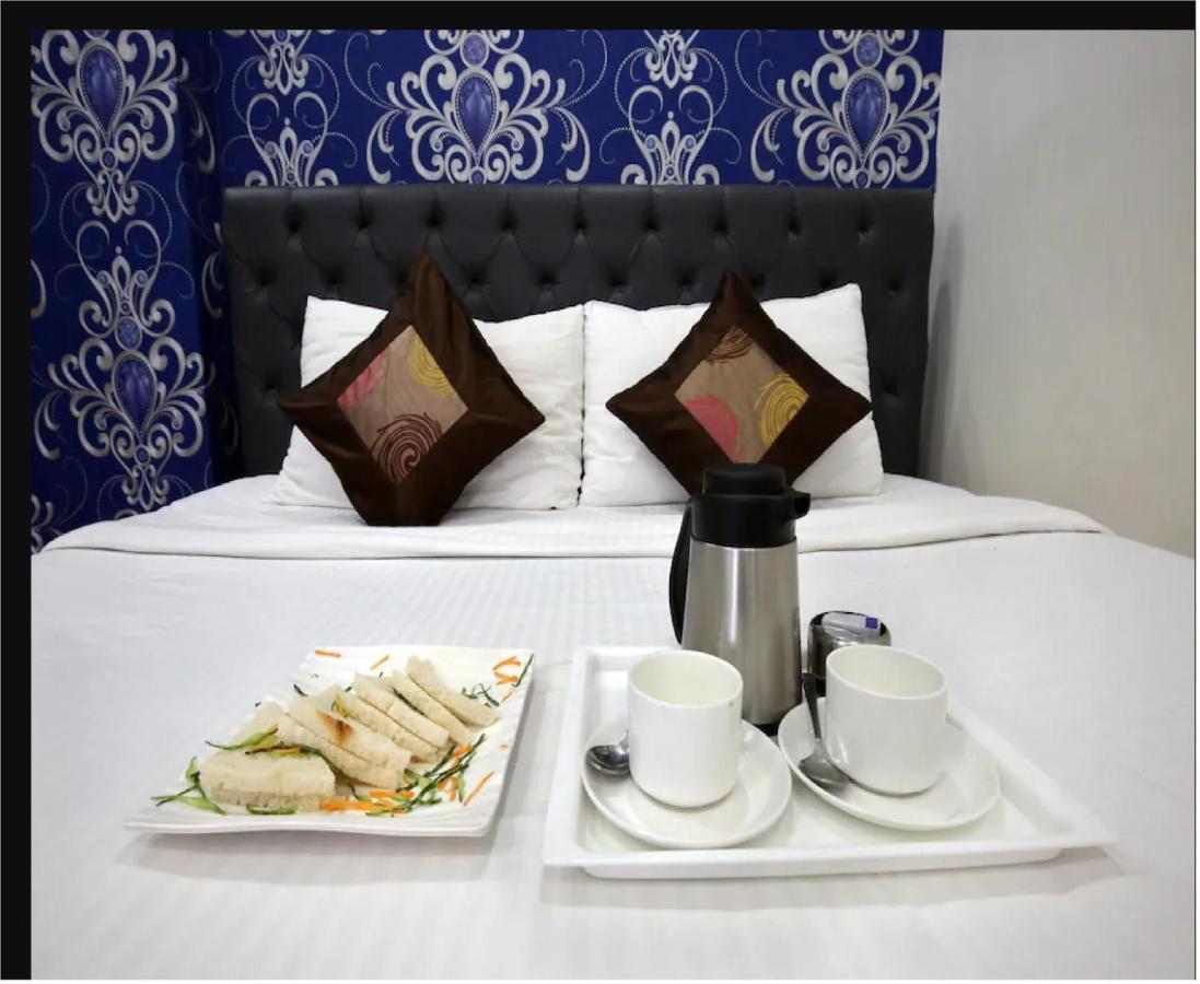 Hotel Cross Road By Wb Inn Unnao Экстерьер фото