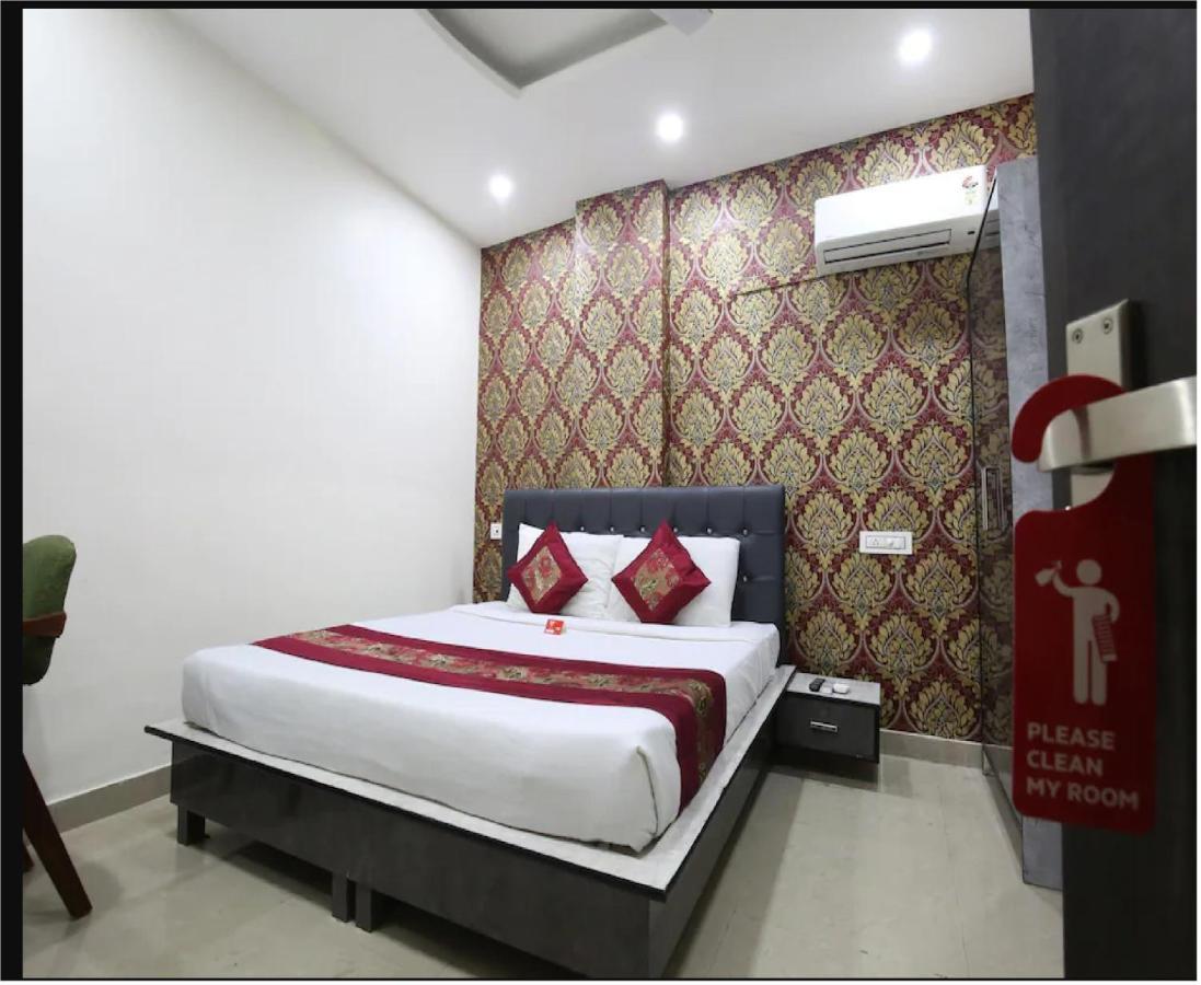Hotel Cross Road By Wb Inn Unnao Экстерьер фото
